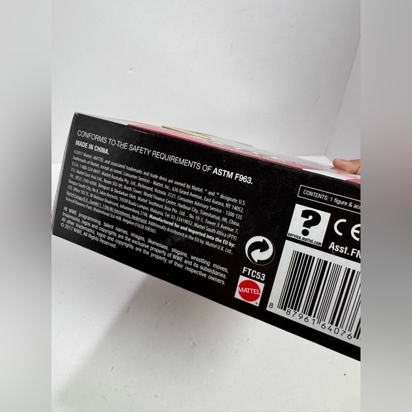 WWE Elite Flashback Razor Ramon Action Figure - Picture 6 of 6